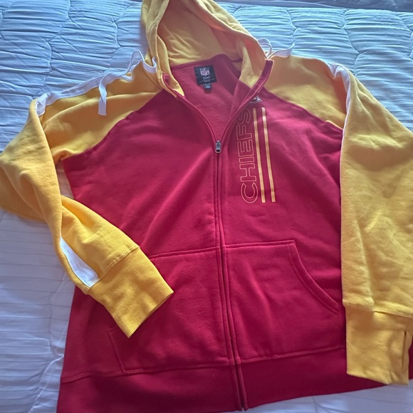 NFL Chiefs Red and Yellow Ladies Zip Up Hoodie XXL - Picture 2 of 6
